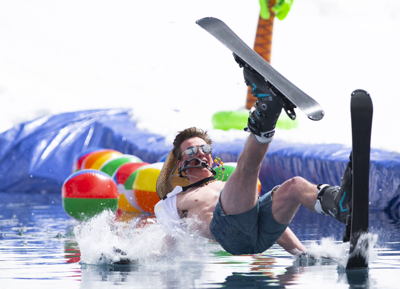 04_02_22 pond skim00174.jpg